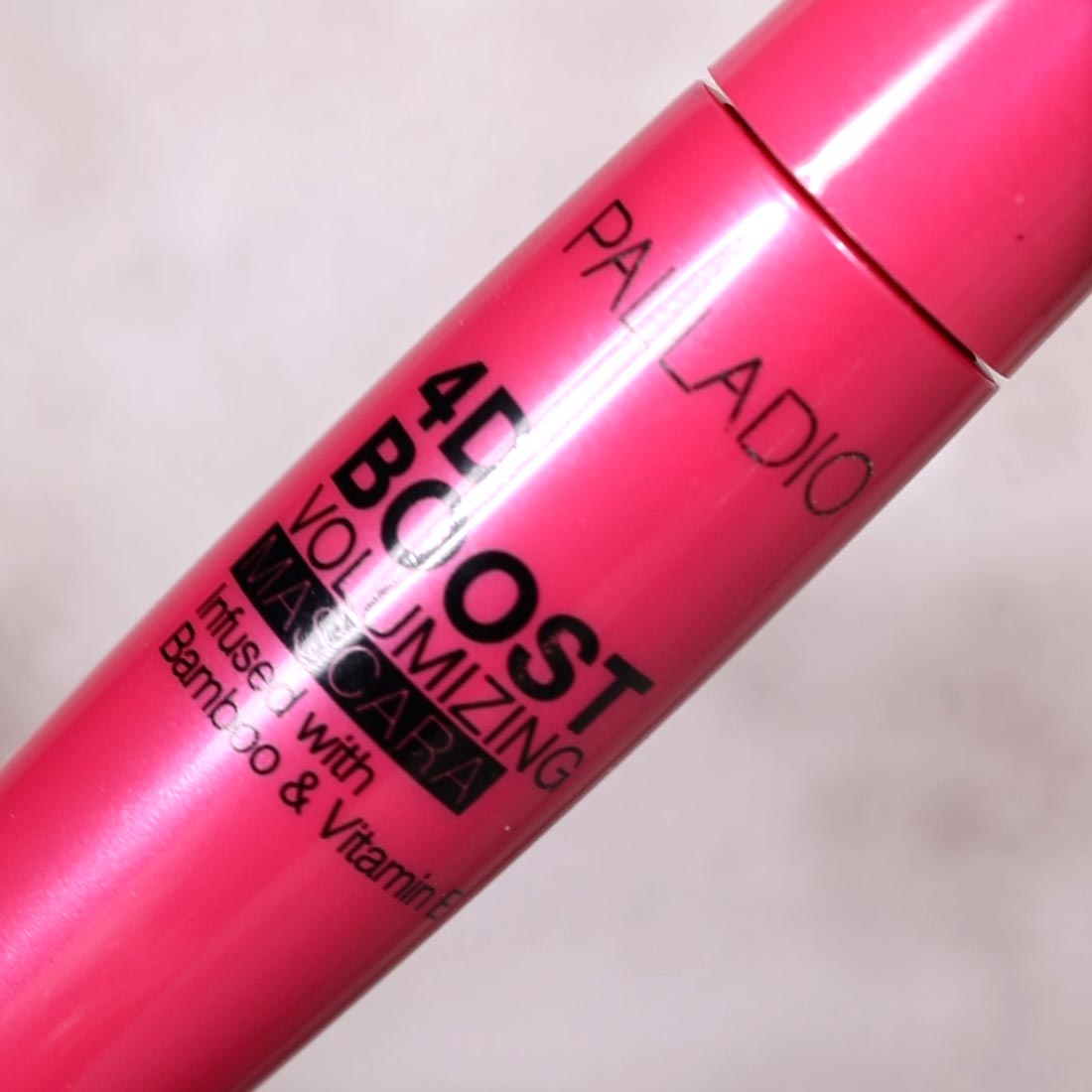 4D BOOST VOLUMIZING MASCARA