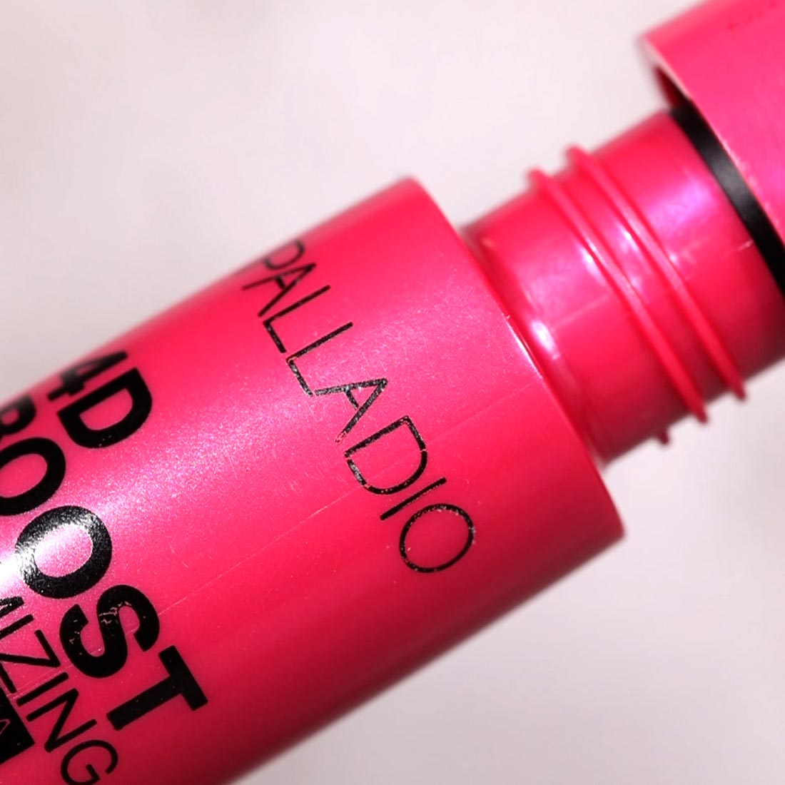 4D BOOST VOLUMIZING MASCARA